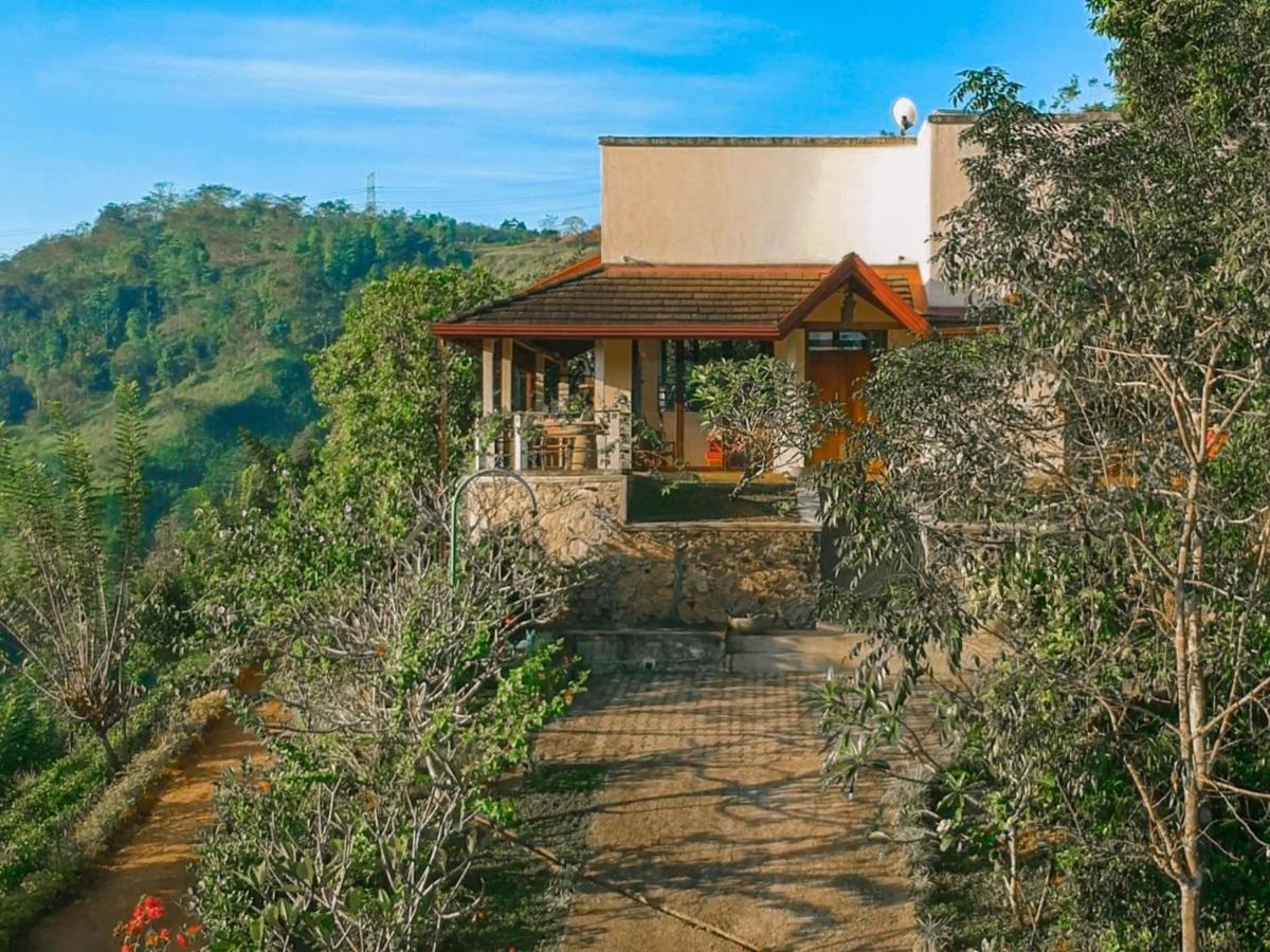 Hotel Aqua Exotica Wellness Retreat Gampola Exterior foto